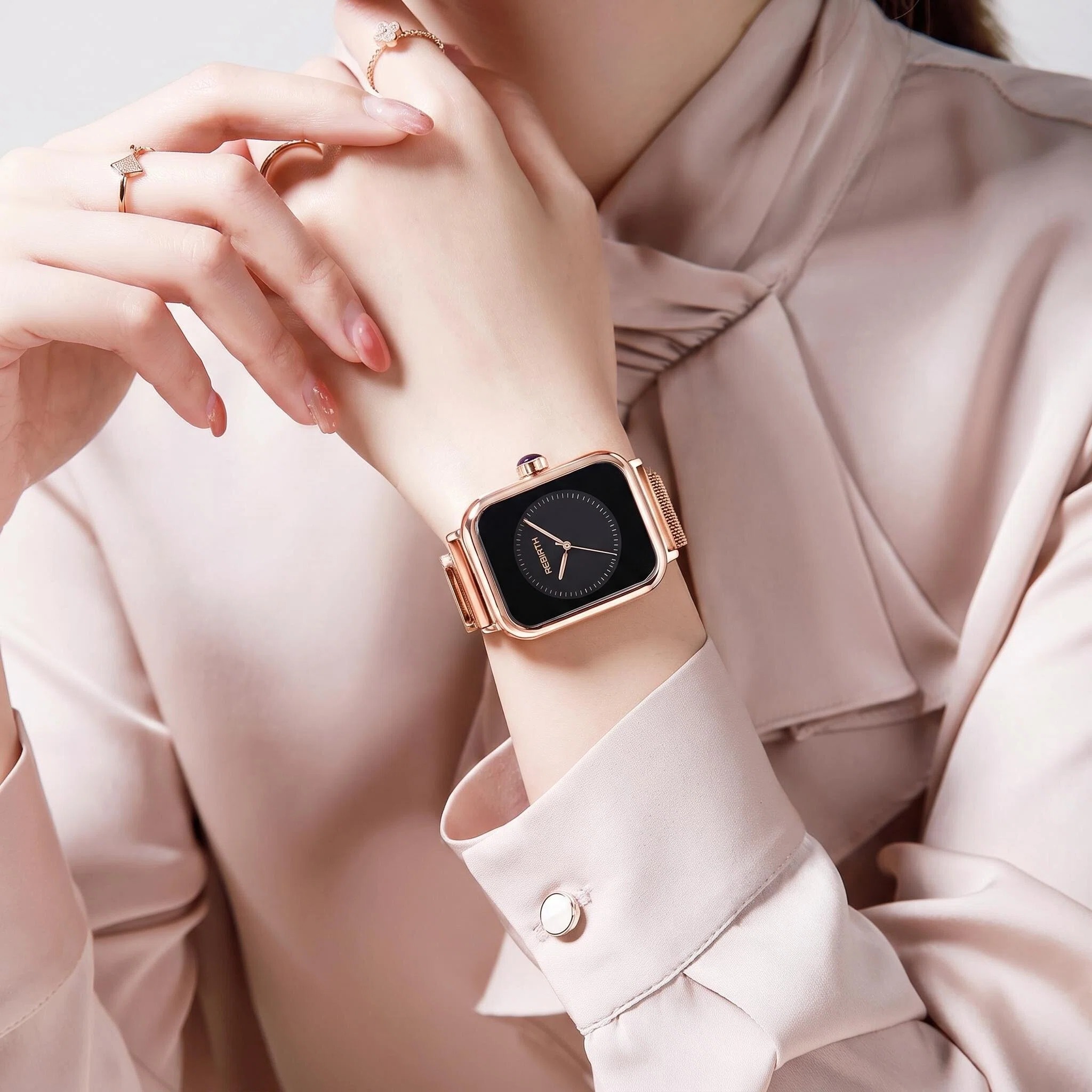 Zegarek damski w stylu light l – Luxury Watch Gold And Black recenzja i cena