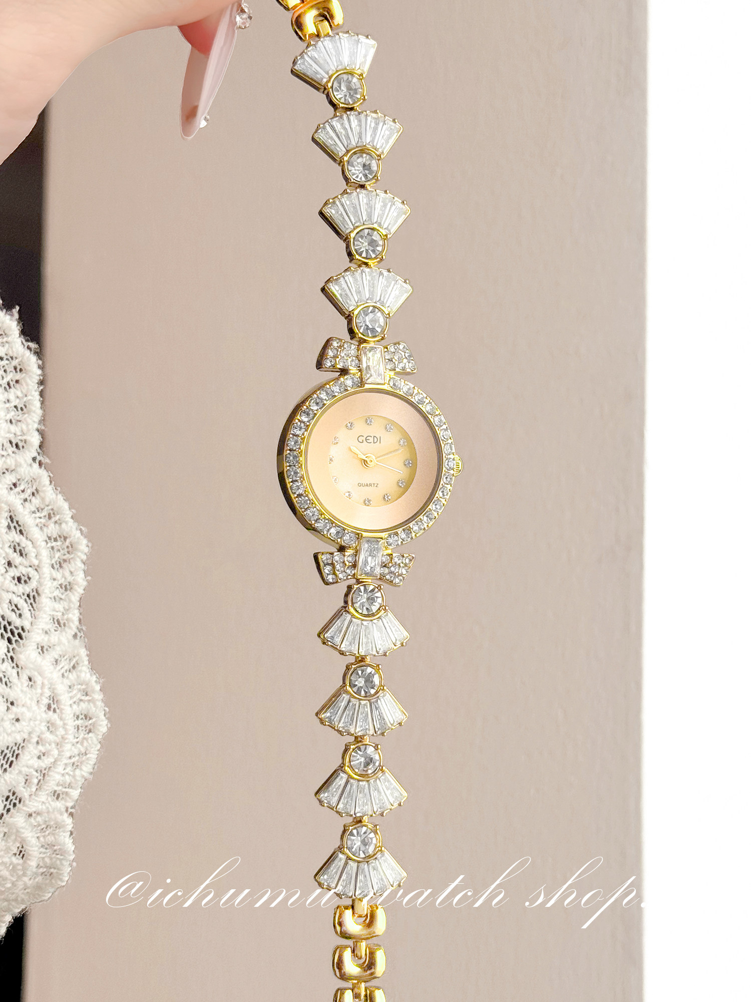 Zegarek damski Mermaid, lekki  – Luxury Watch And Bracelet recenzja i cena