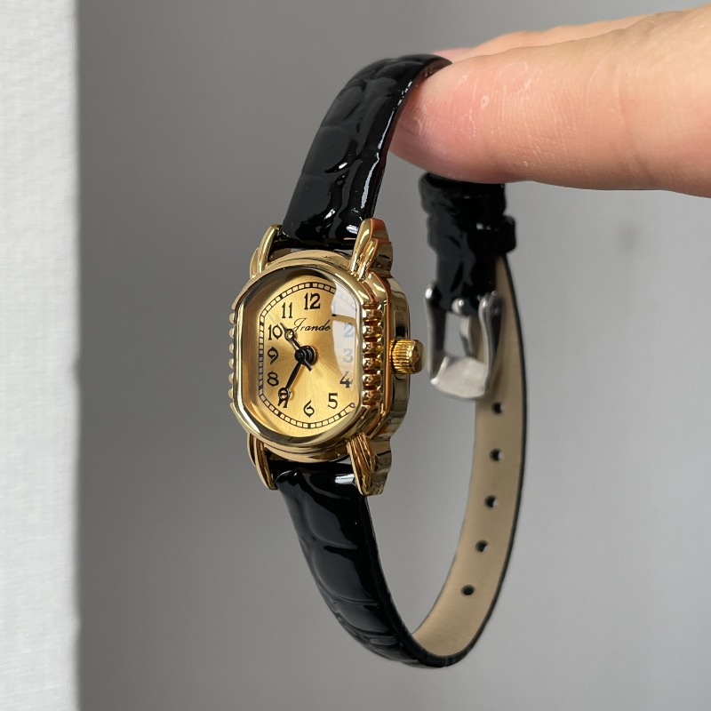 Zegarek damski kwarcowy w styl – Luxury Watch Gold And Black recenzja i cena
