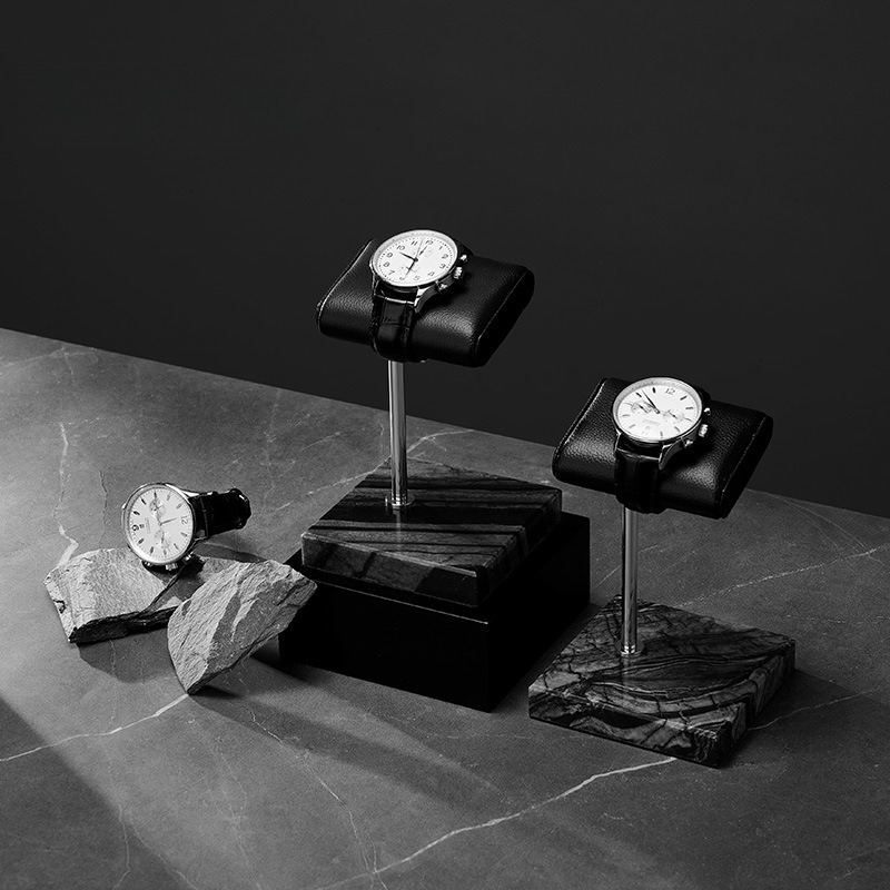 Luksusowy stojak na zegarki w  – Luxury Watch Stand recenzja i cena