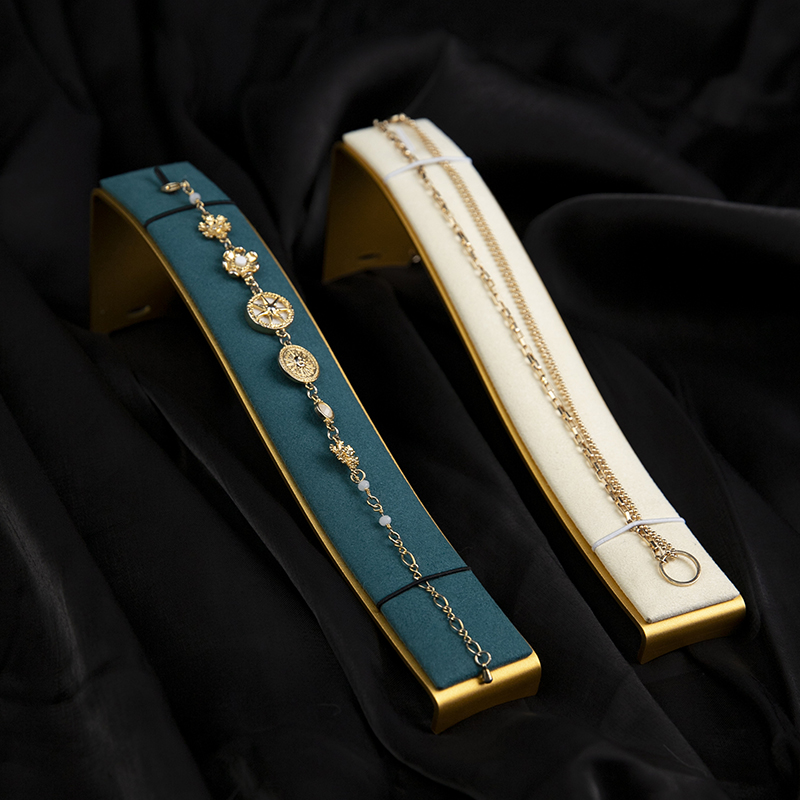 Wysokiej klasy stojak na biżut – Luxury Watch Stand recenzja i cena