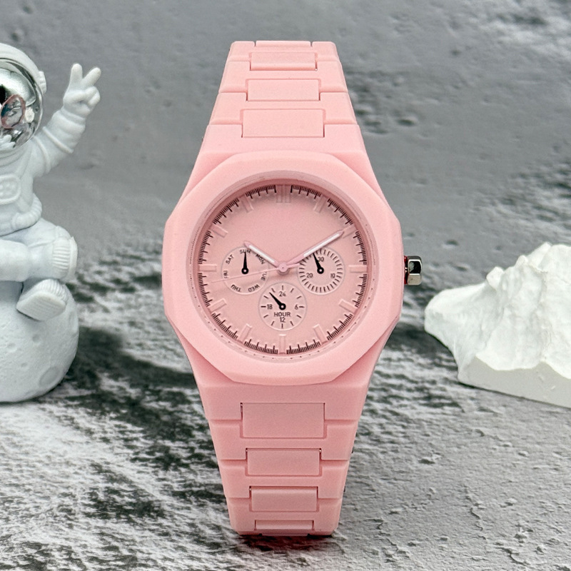 Zegarek damski i męski znanej  – Luxury Watch Mockup recenzja i cena