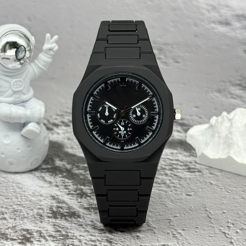 Zegarek damski i męski znanej  – Luxury Watch Mockup recenzja i cena